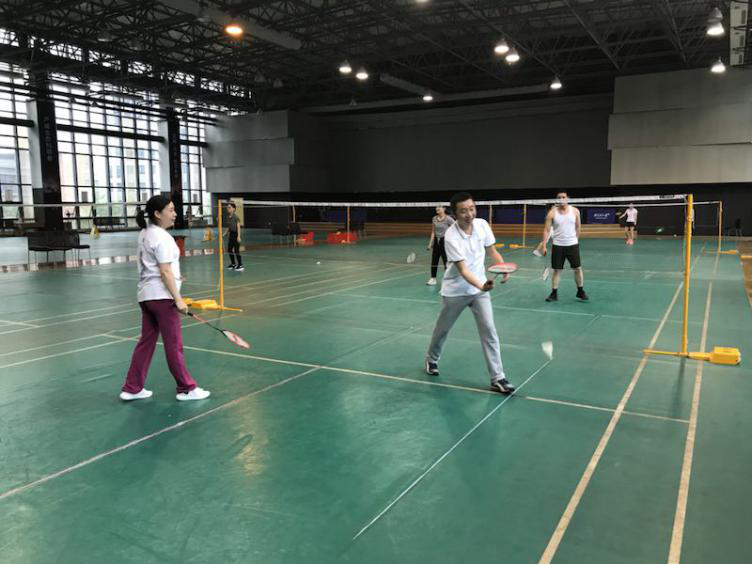 挥动激情，团结一心——武汉腾亚成功举办首届“羽毛球”比赛